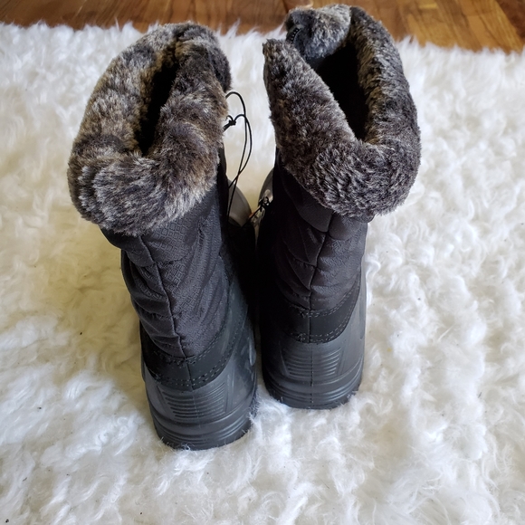 Time & Tru Black Faux Fur Winter Snow Boots NWT - Picture 2 of 6